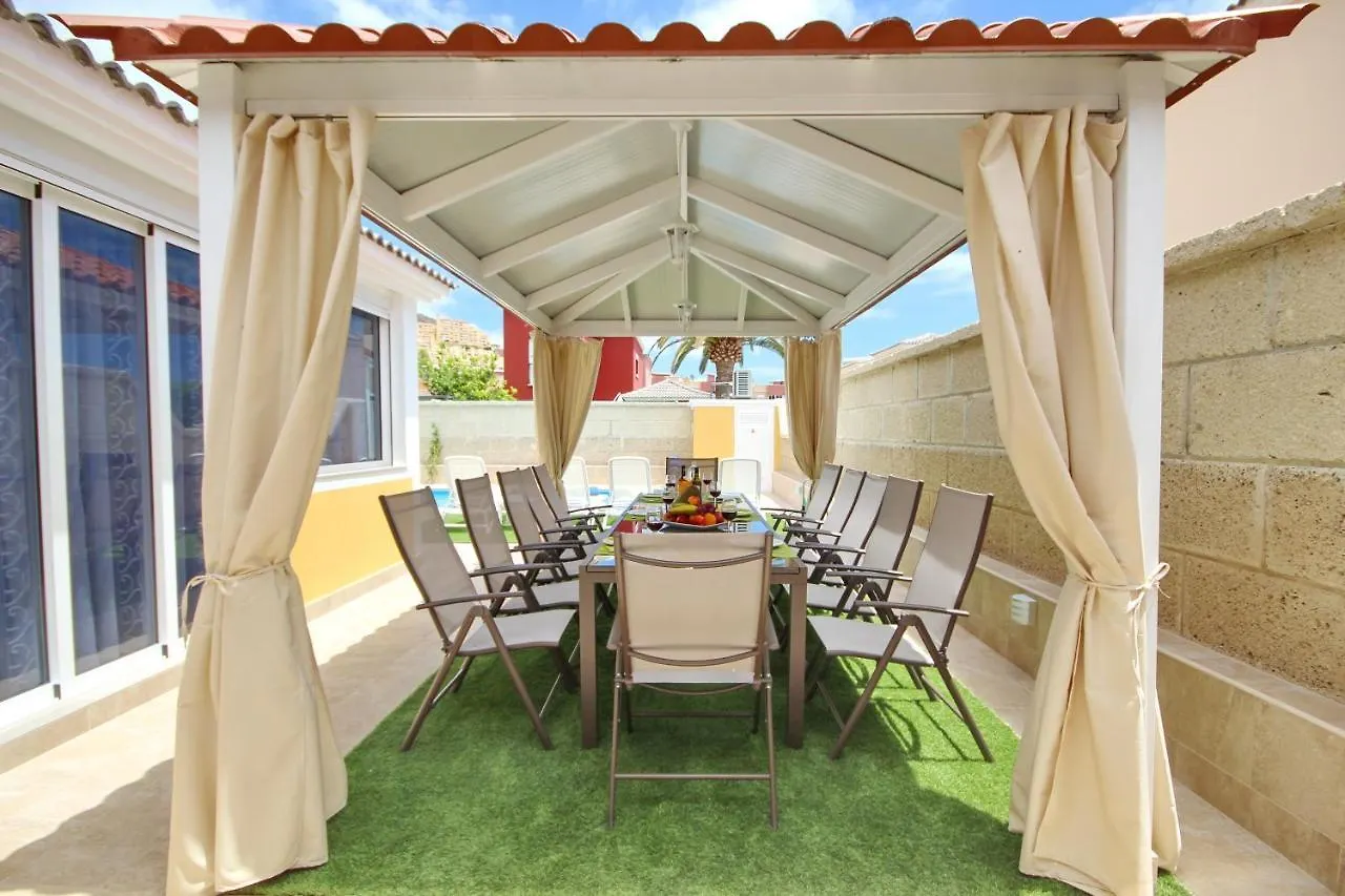 Amazing 5-bedroom villa in Costa Adeje