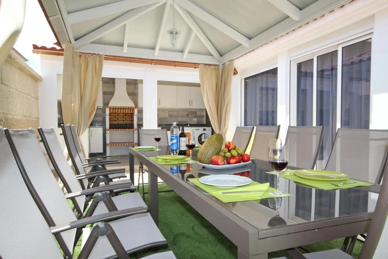 Amazing 5-bedroom villa in Costa Adeje