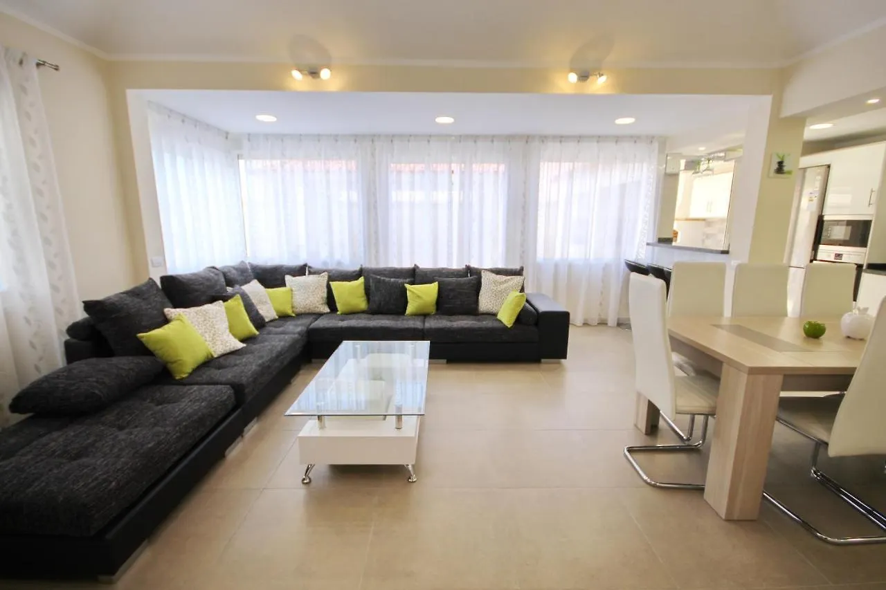 Amazing 5-bedroom villa in Costa Adeje