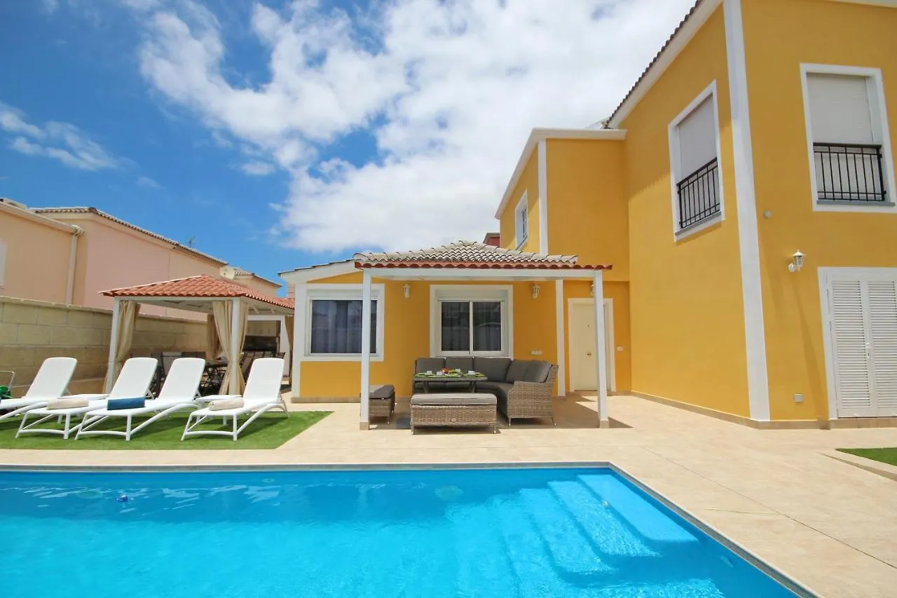 Amazing 5-Bedroom Villa In Costa Adeje Ισπανία