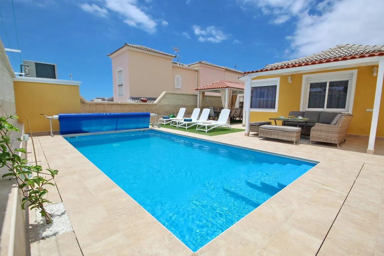 Amazing 5-Bedroom Villa In Costa Adeje Ισπανία