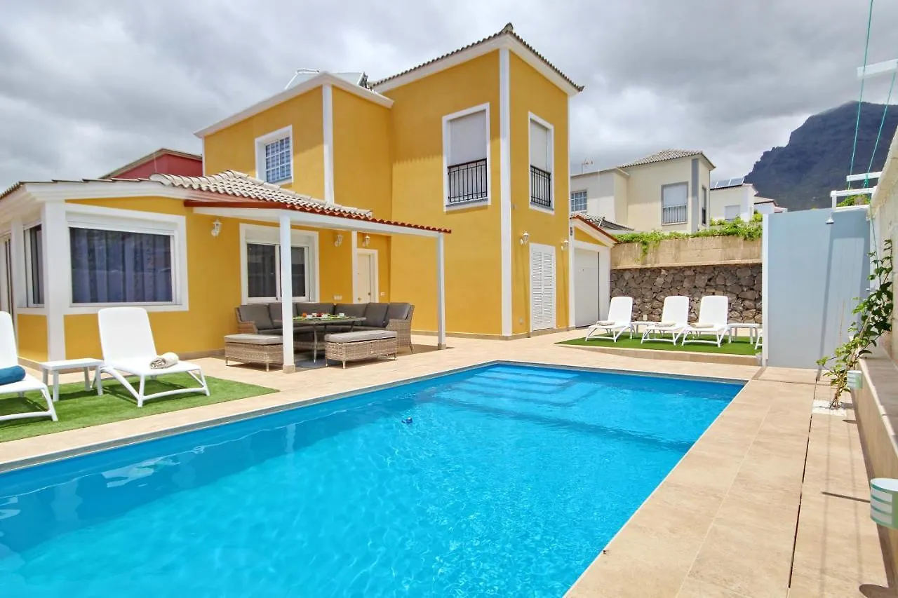 Amazing 5-Bedroom Villa In Costa Adeje