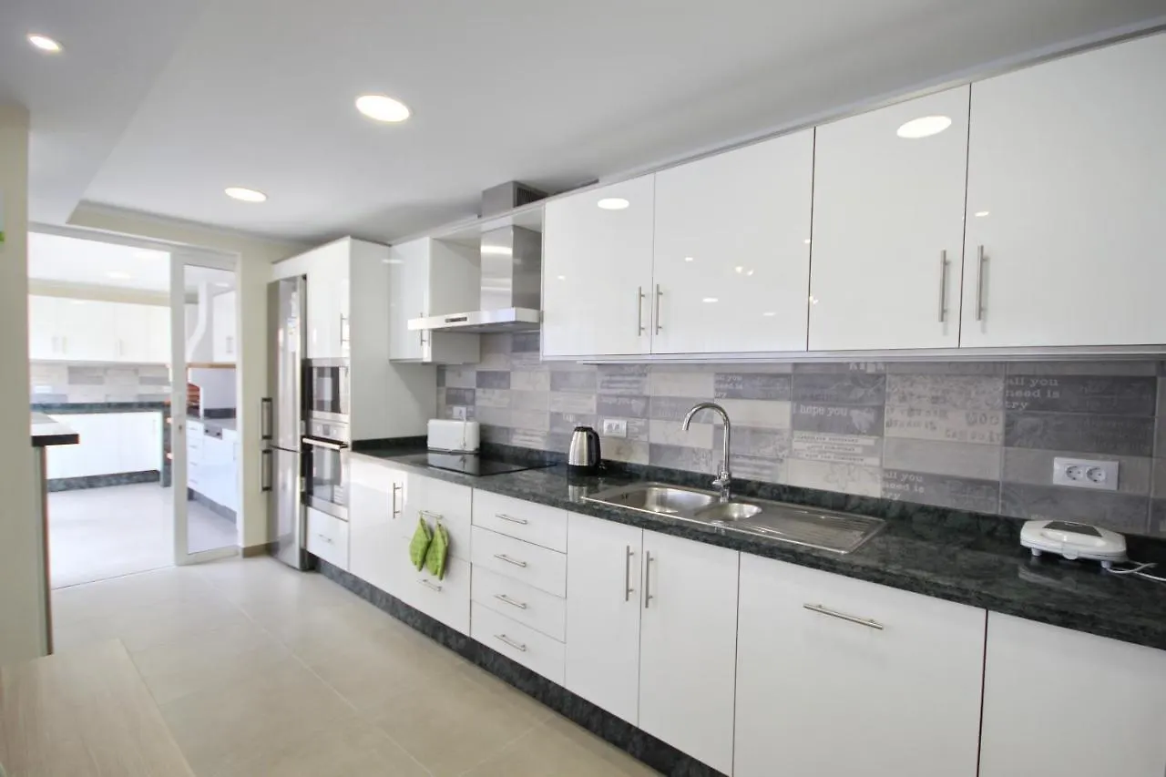 Amazing 5-Bedroom Villa In Costa Adeje 0*, Costa Adeje (Tenerife) Espanha
